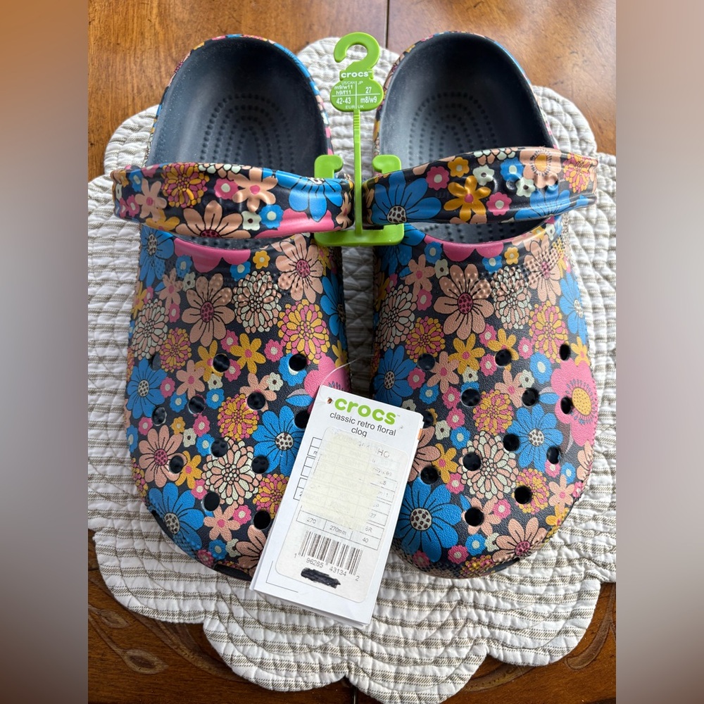 CROCS Adult classic floral clog 
Multicolor